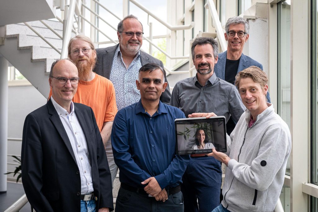The PIs of the DFG research Unit "Learning to Sense" with DFG officer Dr Bastian Mohr (third from right) at ZESS PhD research Forum 2025 [Photo: Jan Söhlke]