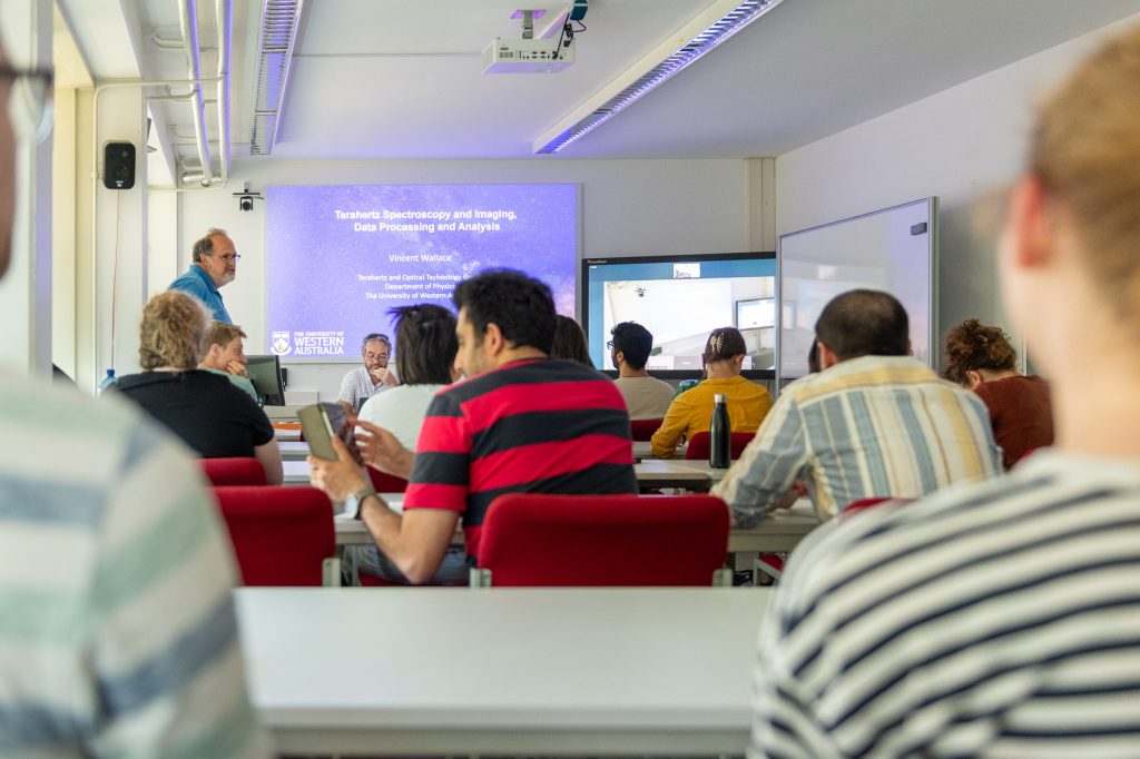 Prof Vincent Wallace during his talk for DFG research Unit "Learning to Sense" at ZESS on 2 July 2025 [Photo: Jan Söhlke/ZESS]