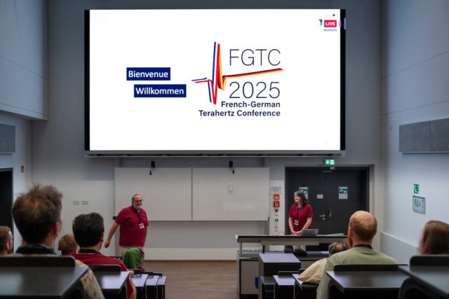 Prof Peter Haring Bolívar and Dr Anna Wigger opening the French German THz Conference 2025 at ZESS/University of Siegen [Photo: Jan Söhlke/ZESS, Uni Siegen]